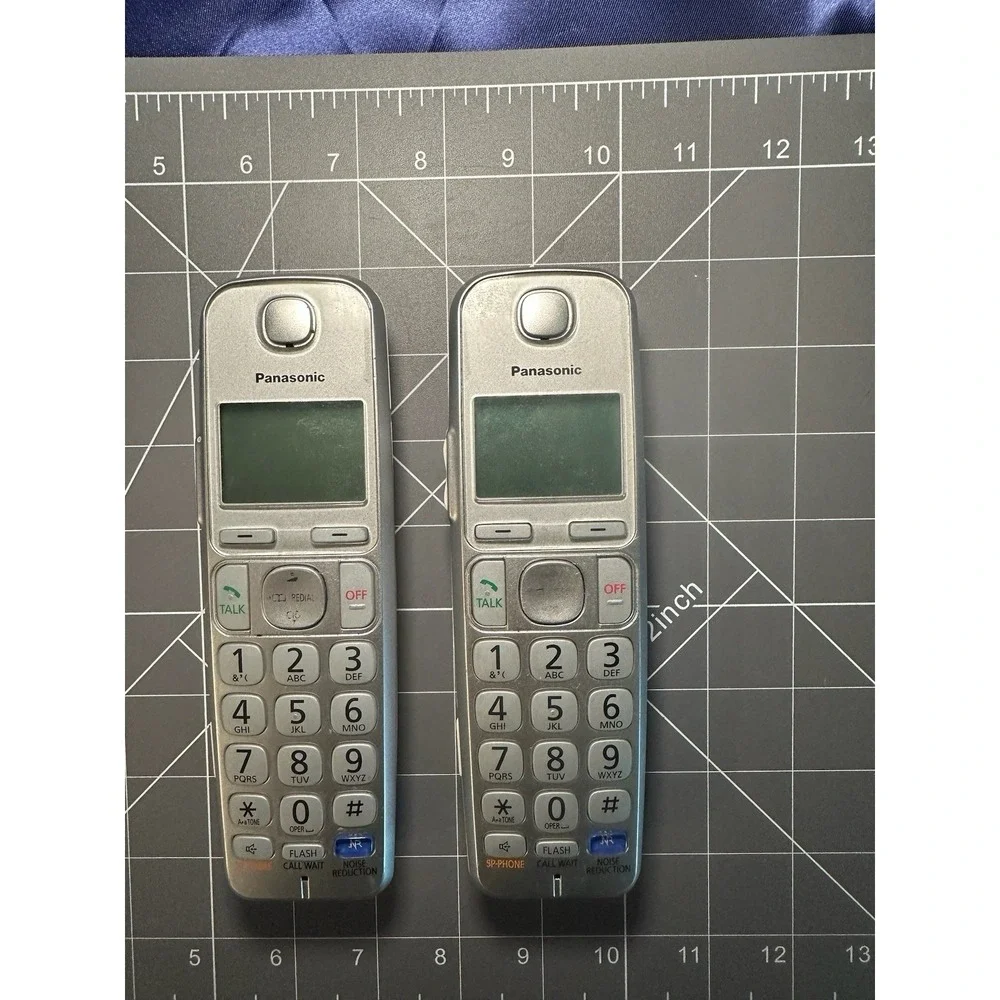 2 Handsets! Panasonic KX-TGEA20 Handsets w/ Ni-MH Batts. KX-TGE260 Base Charger